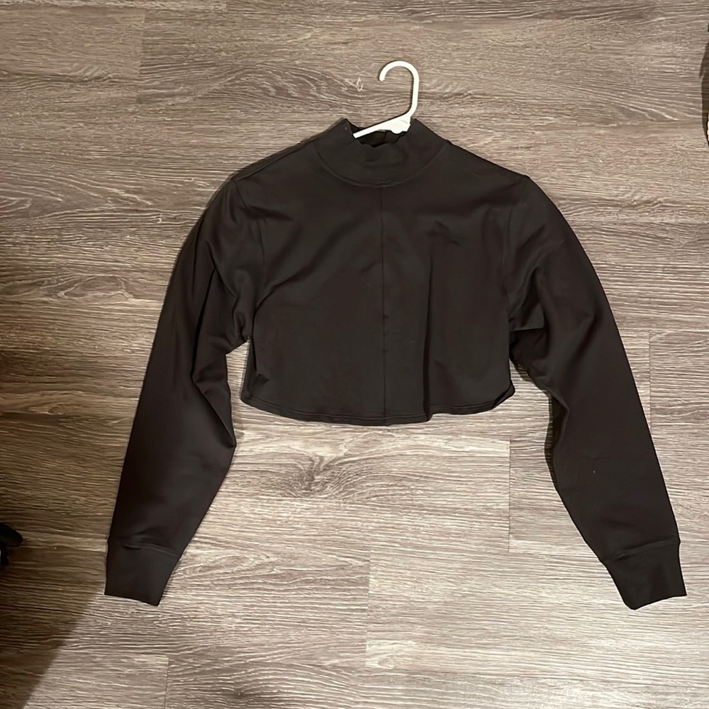 Lululemon long sleeve cropped top
